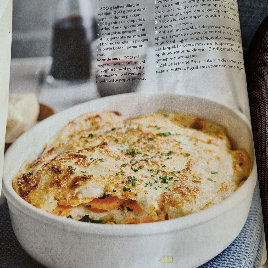 Lasagne met zoete aardappel, kalkoenreepjes en slanke bechemelsaus