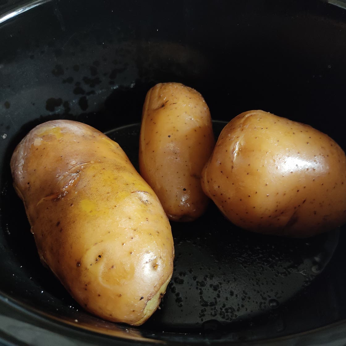Slow Cooker Jacket Potatoes