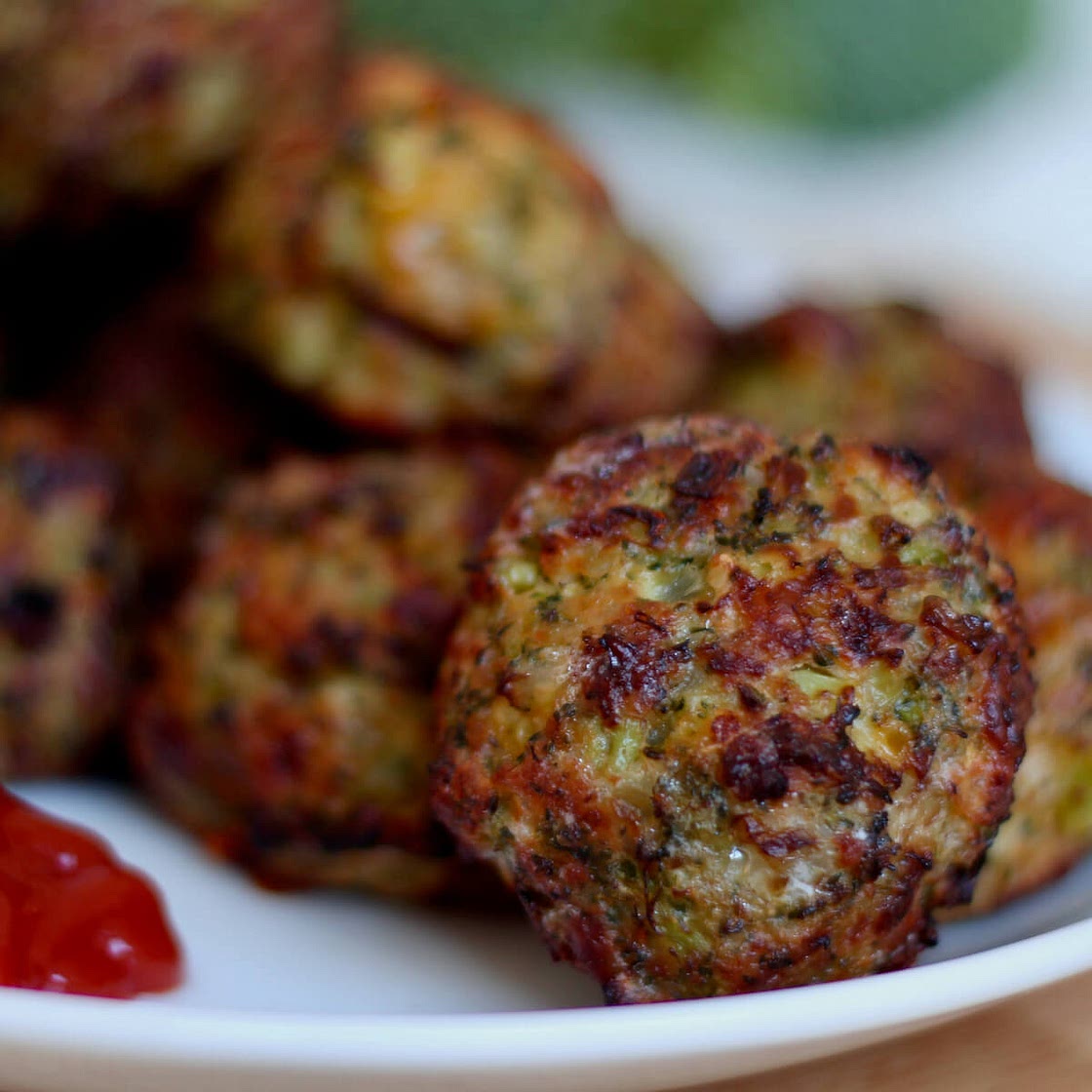 Air Fryer Broccoli Bites