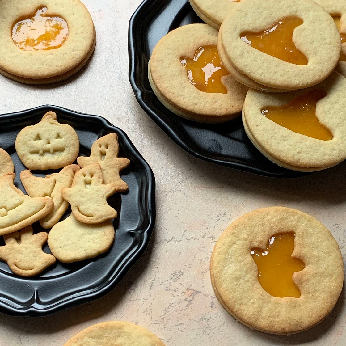 Halloween cookies with jam 🎃🧡