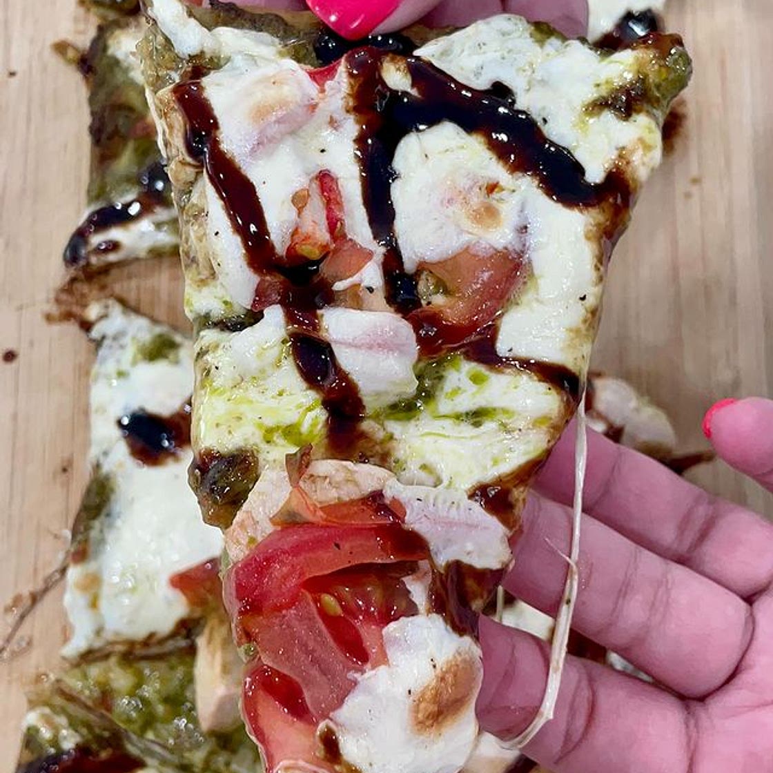 Pesto chicken flatbread