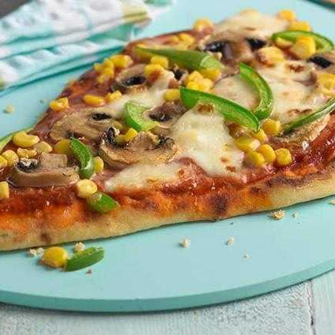 Naan bread pizza