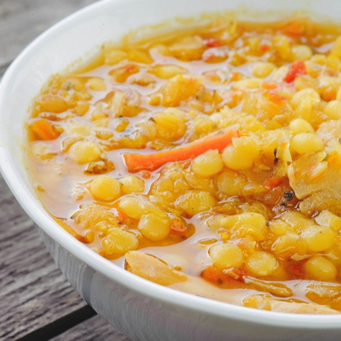 Chicken with lentil sauce
