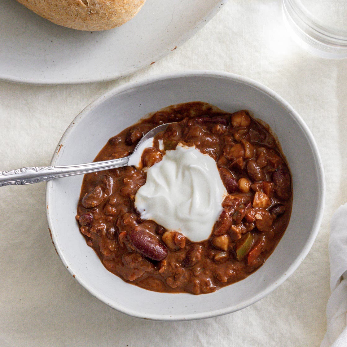 The Ultimate Black Bean Vegetarian Chili with Dark Chocolate - MAY EIGHTY FIVE