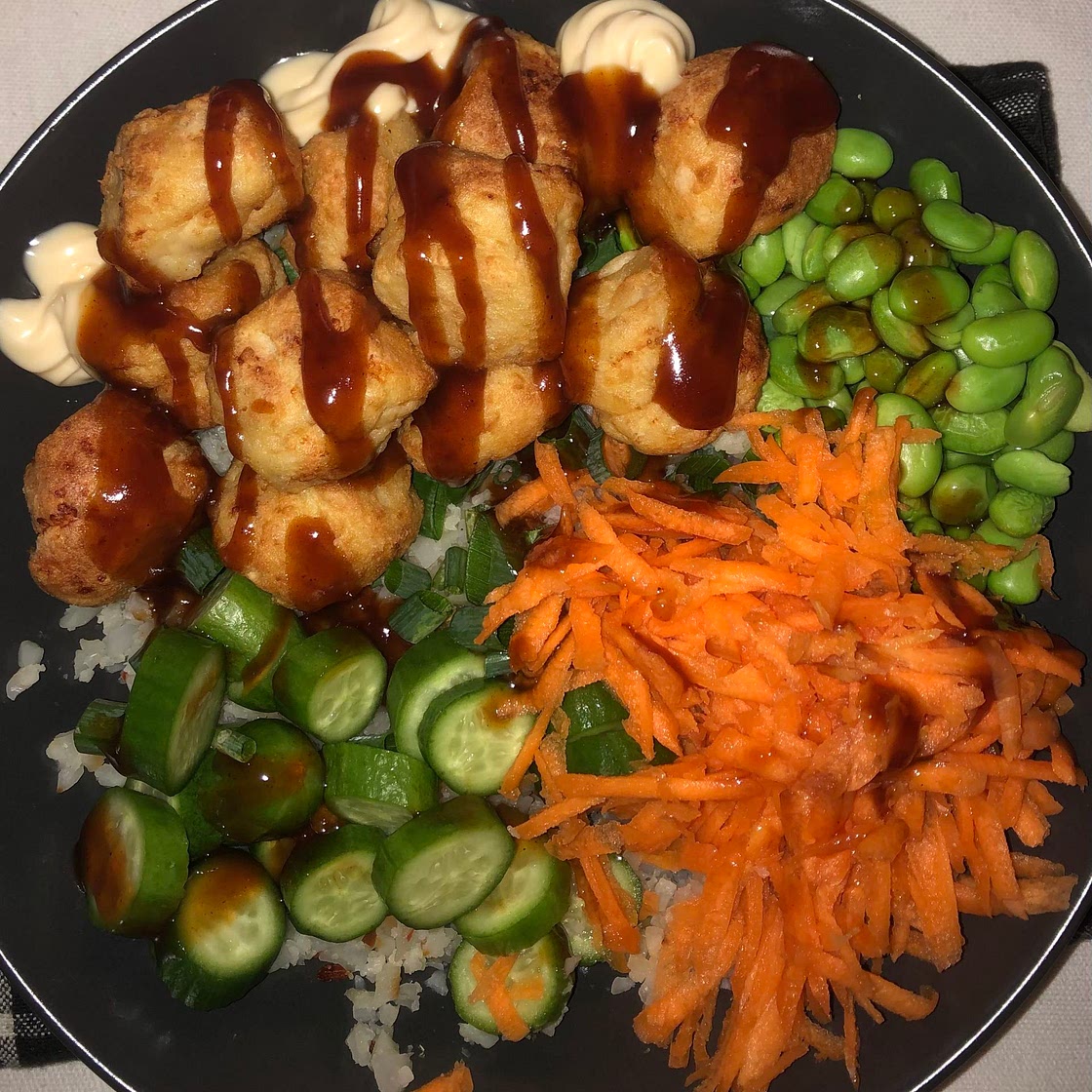 Crumbed chicken poke bowl w/ cauliflower rice 