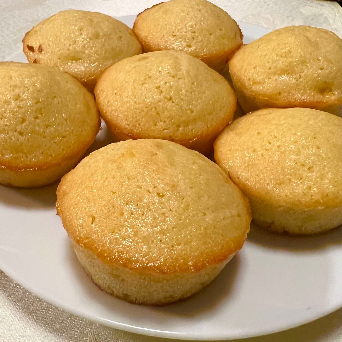 Moist Cornbread Muffins 