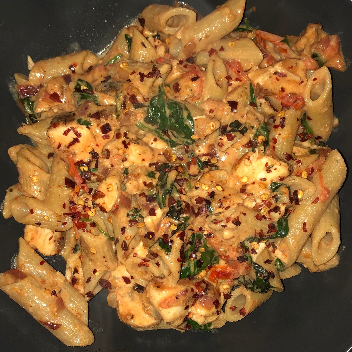 Creamy tomato pasta 