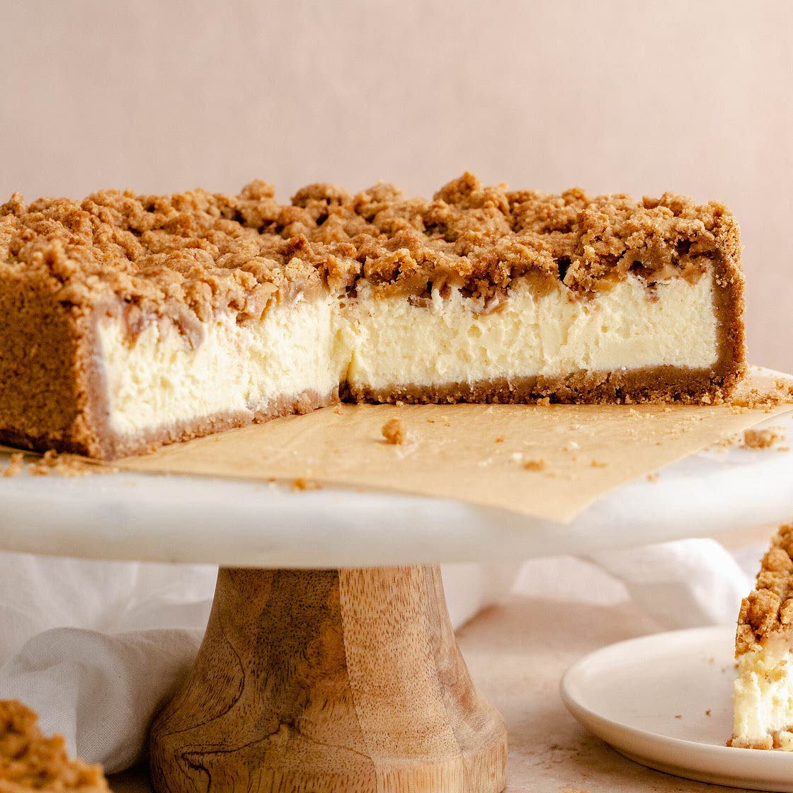 Apple Crumble Cheesecake