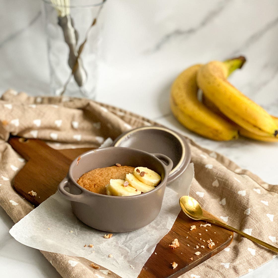 Low calorie banana bread for one