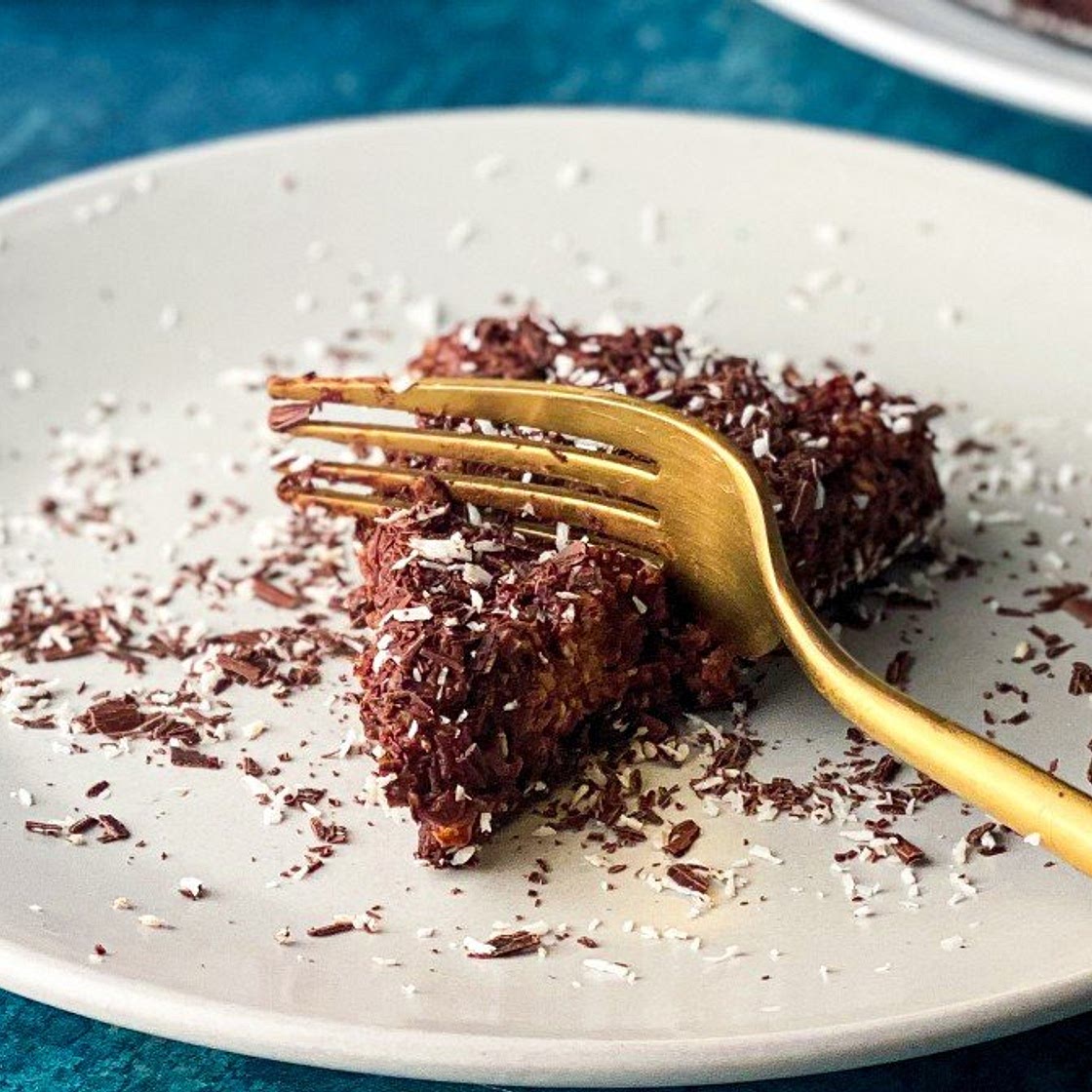 4-Ingredient No-Bake Chocolate Oat Cake | MYPROTEIN™
