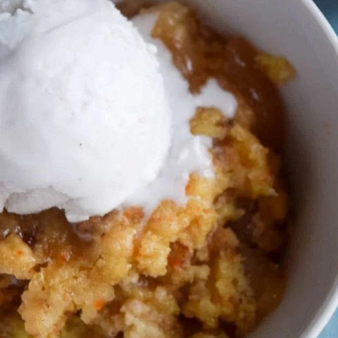 Slow Cooker Apple Spice Cake