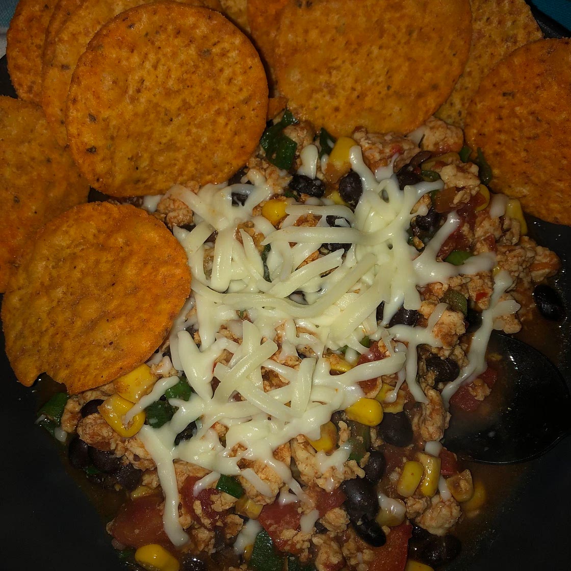 Turkey chilli with corn chips 
