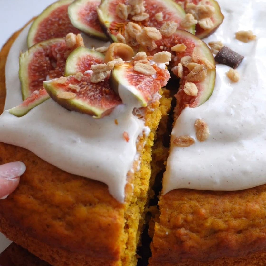 6-ingredient Pumpkin Spice Cake