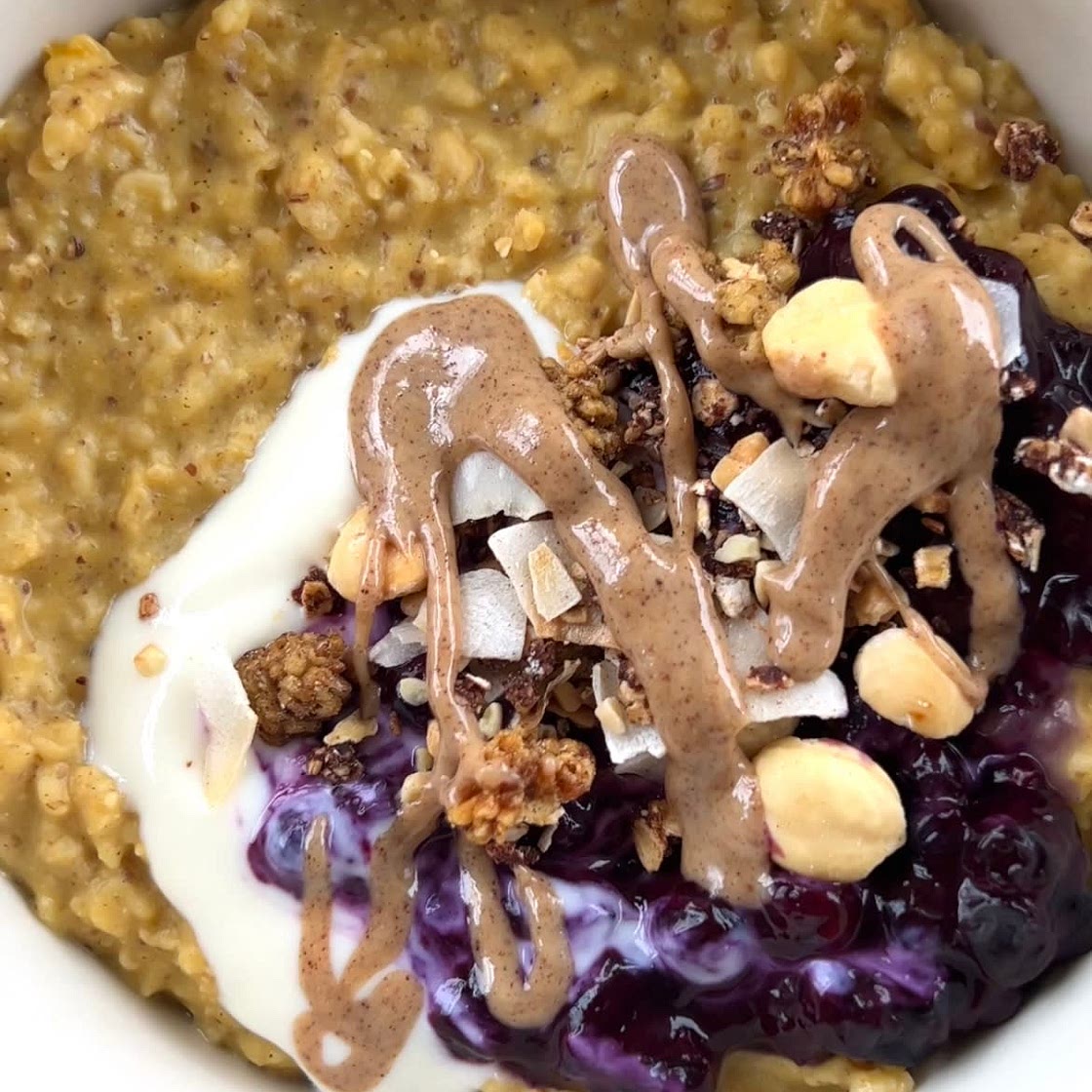 The best Pumpkin Pie Oatmeal with Blueberries
