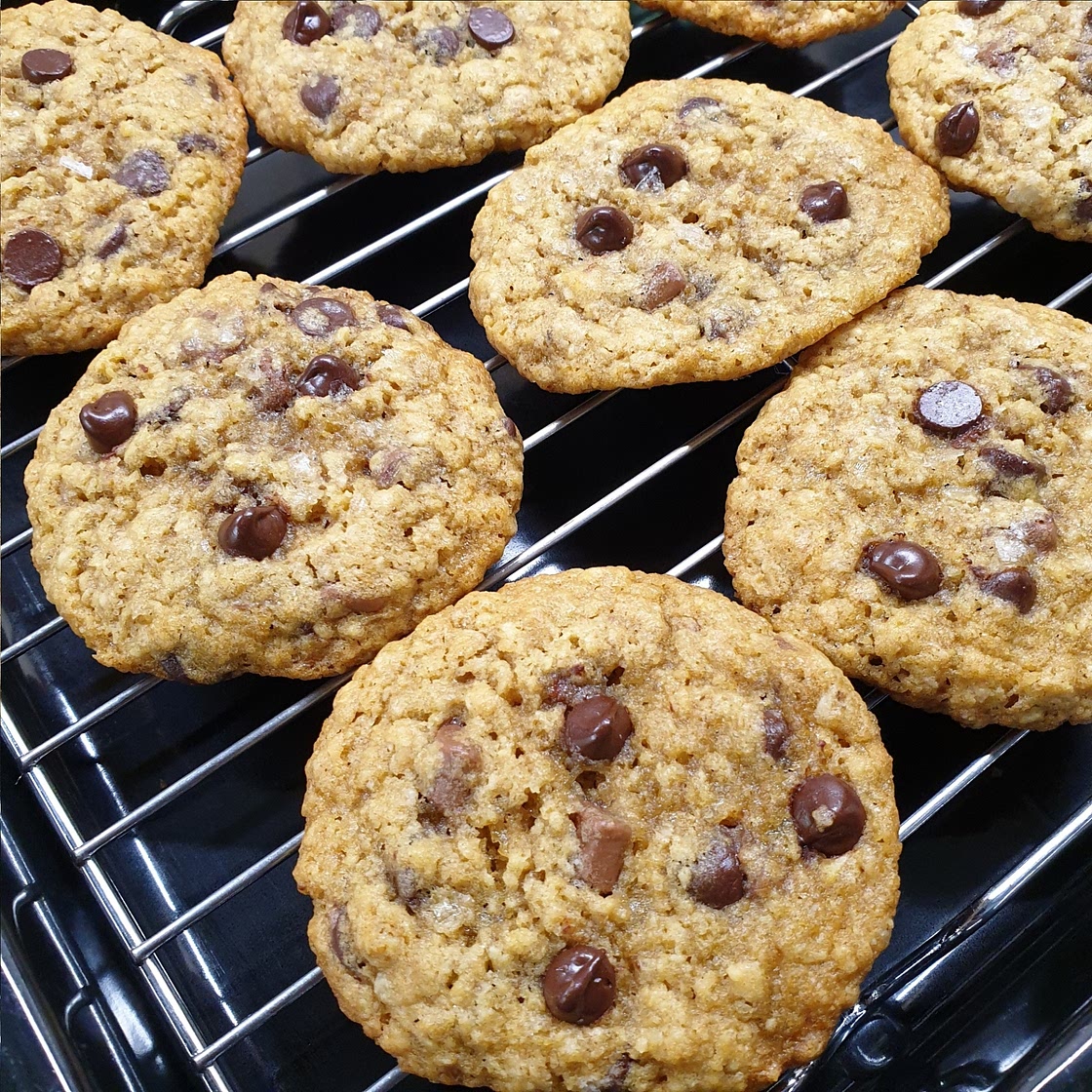 Oatmeal Chocolate Chip Cookies