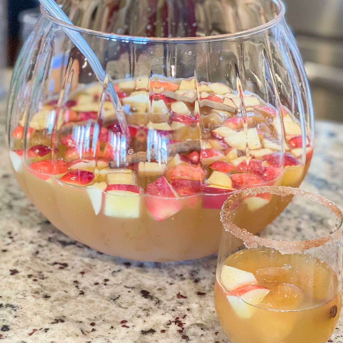 Caramel apple sangria 