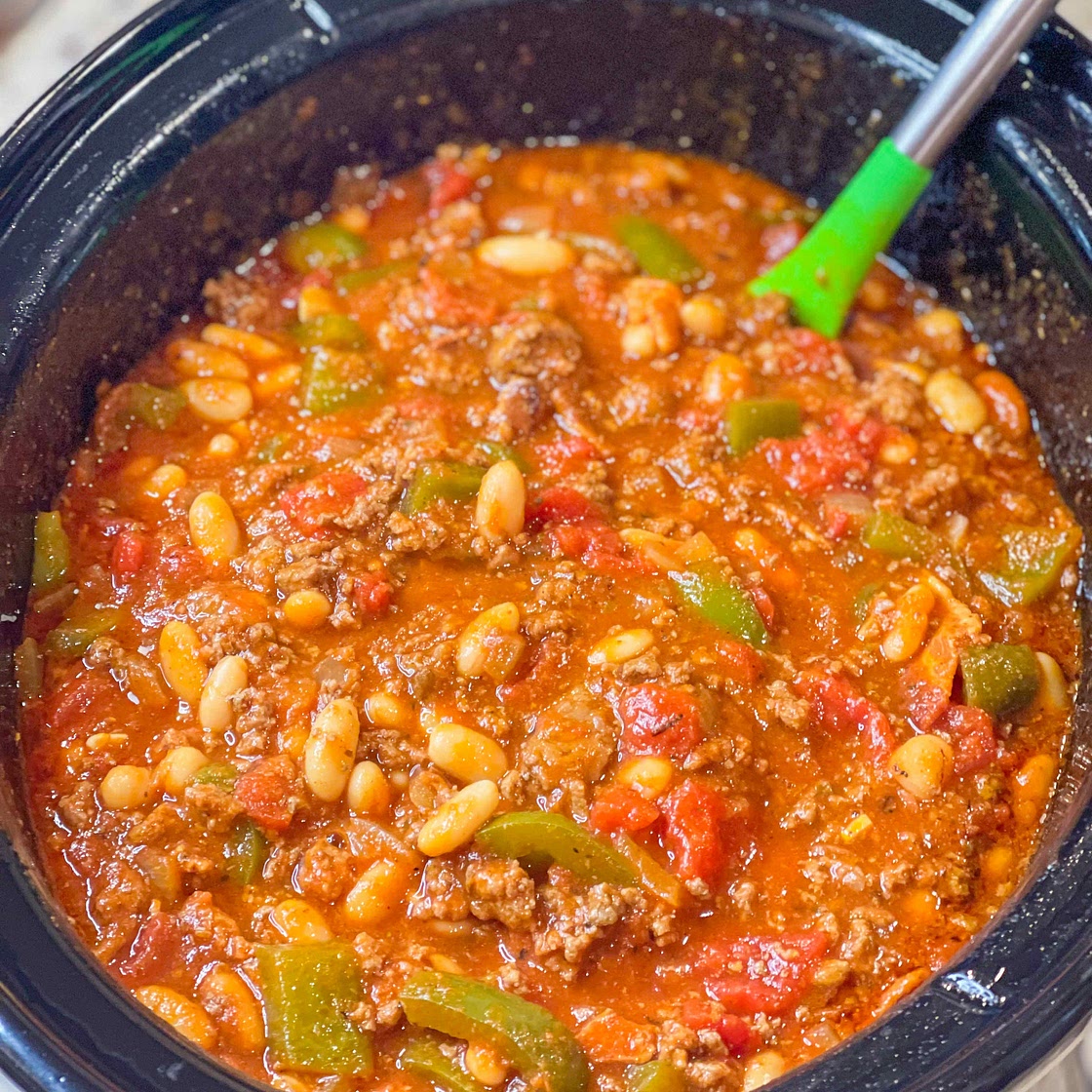 Slow cooker chili with bacon