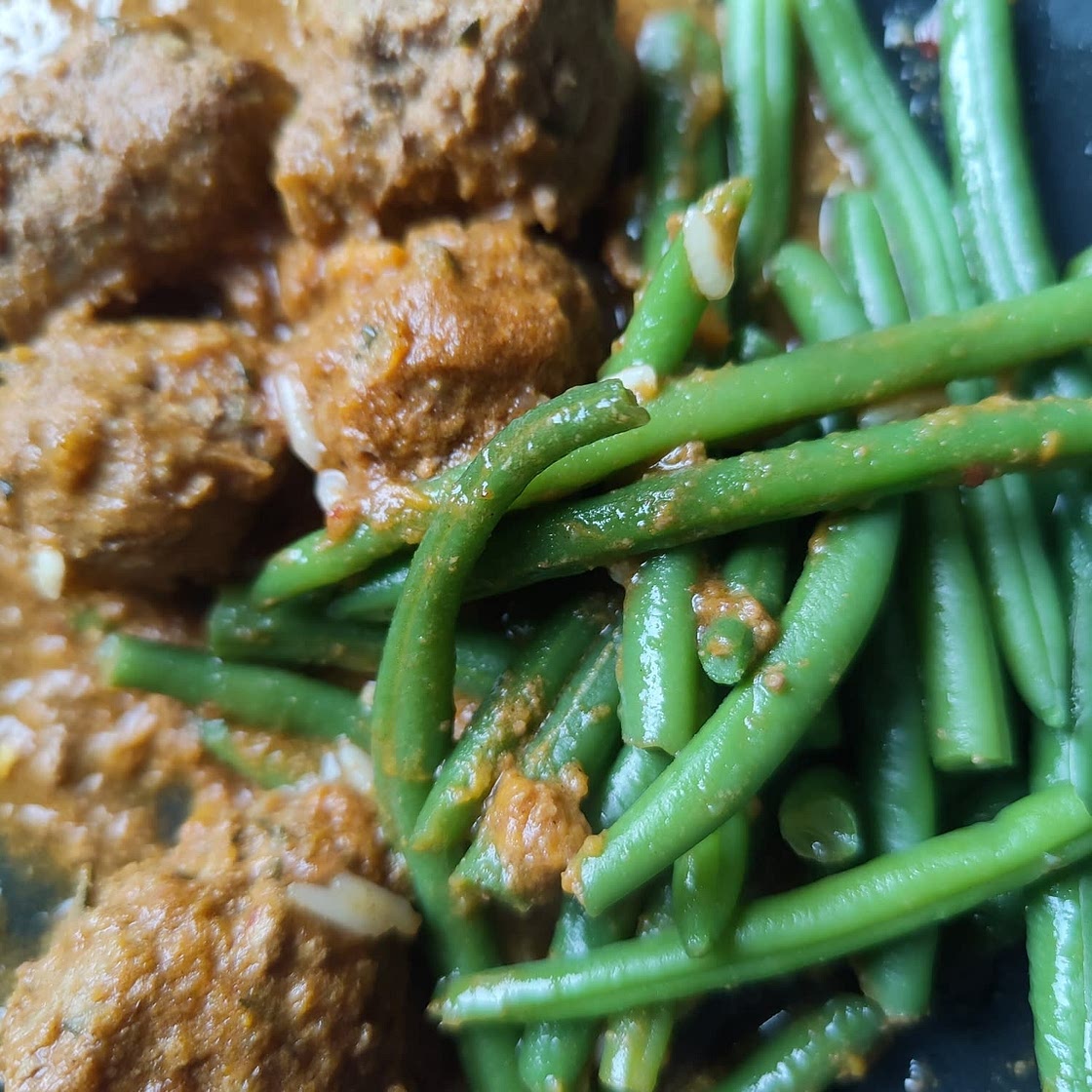 Coconut Beef Meatball Curry