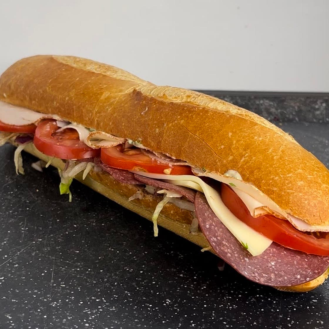 Bella Hadid‘s sandwich