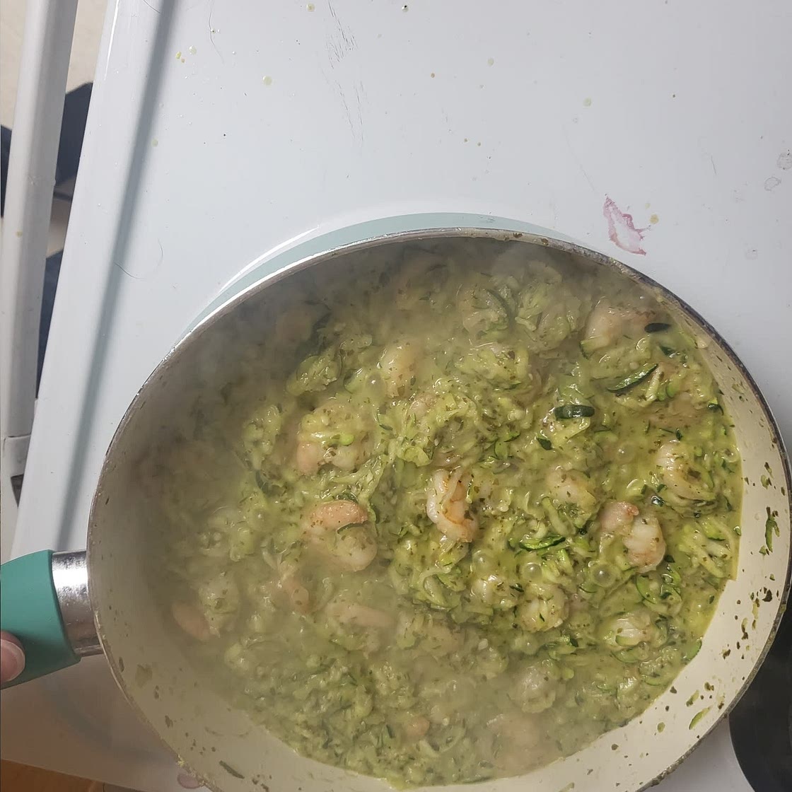 GARLIC BUTTER SHRIMP ZUCCHINI NOODLES