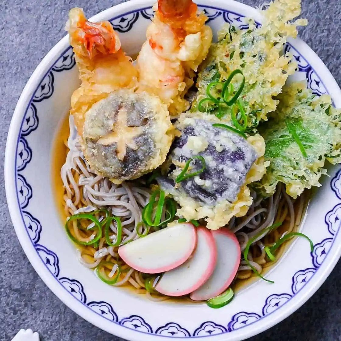 Classic Tempura Soba Noodles (天ぷらそば)