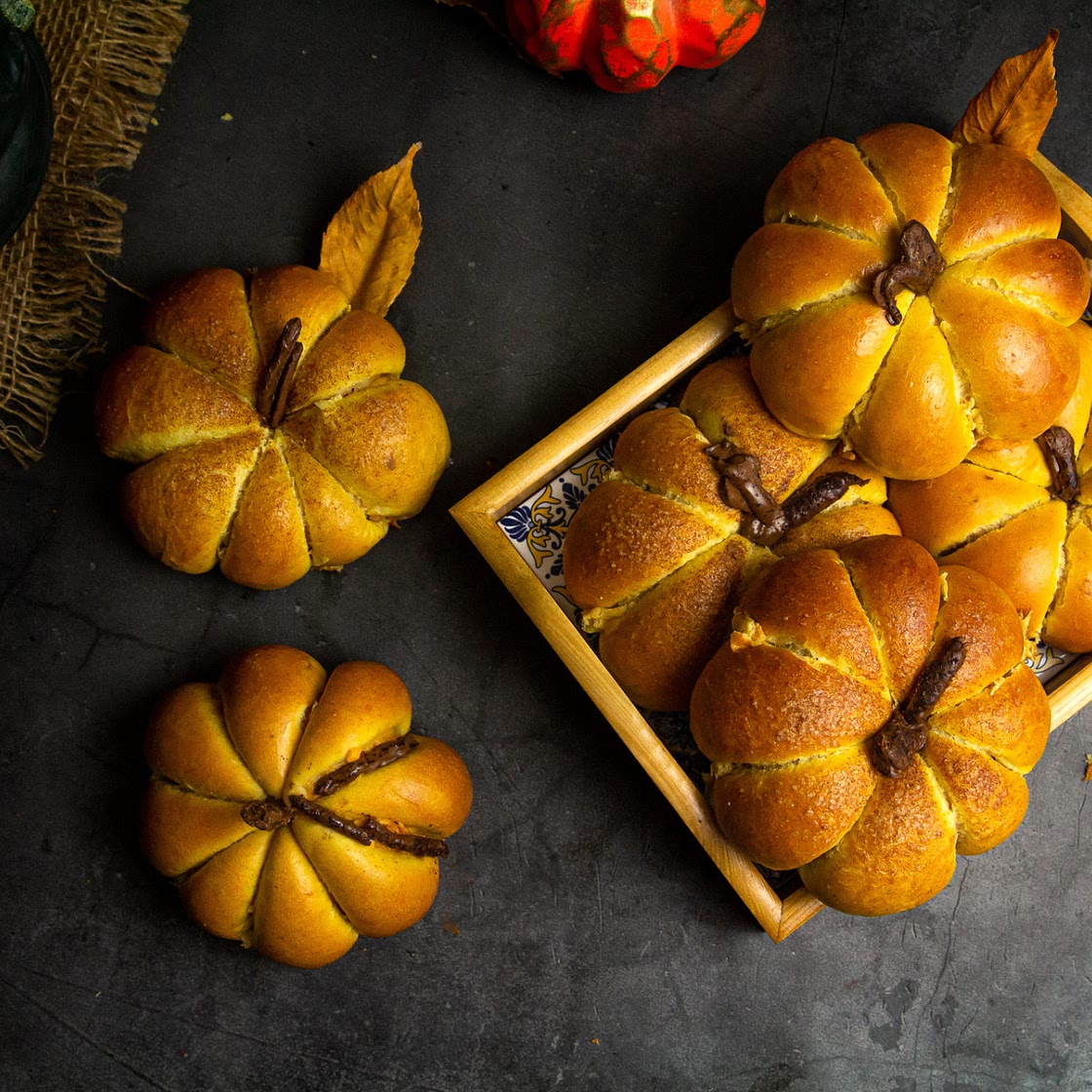 Pumpkin Buns with Cream Cheese Filling