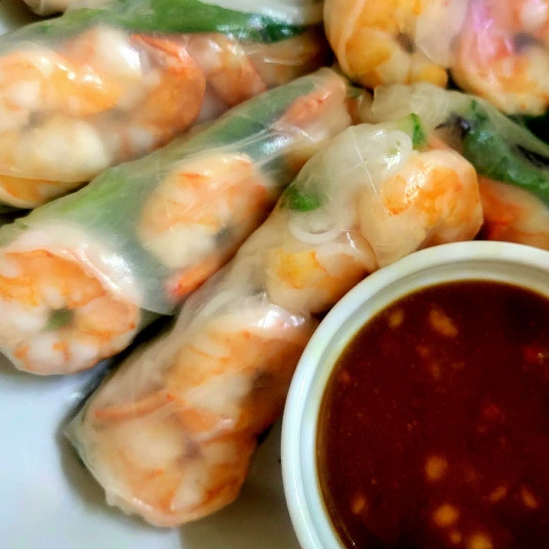 Traditional Vietnamese Spring Rolls (Goi Cuon)