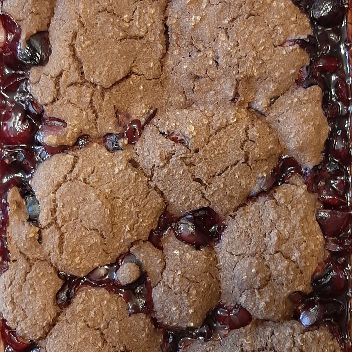 Gluten Free Cherry Cobbler (with a Chocolate Oatmeal Topping)