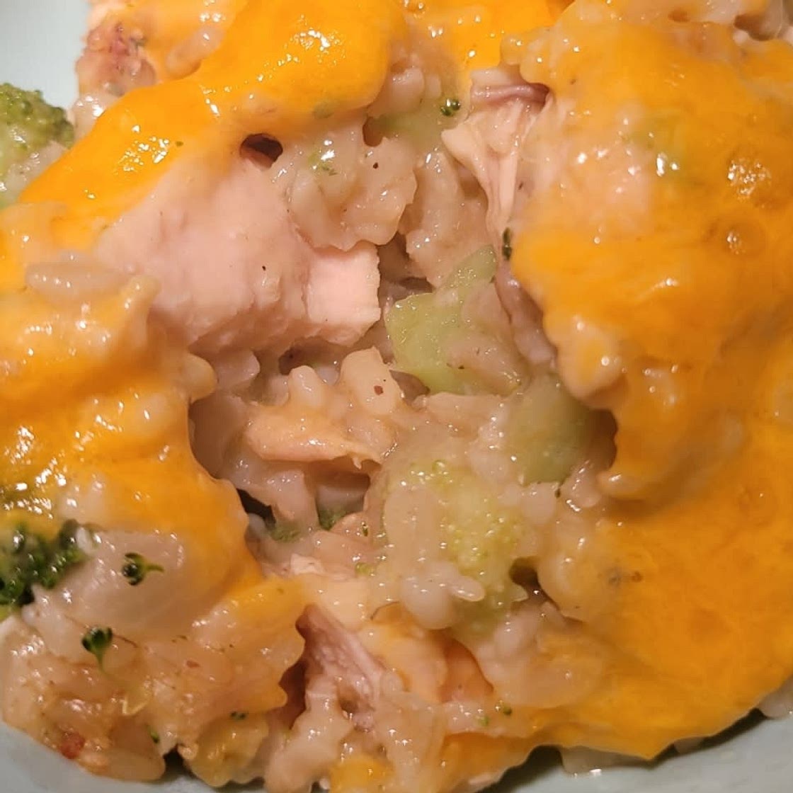 One-Pan Cheesy Chicken, Broccoli, and Rice