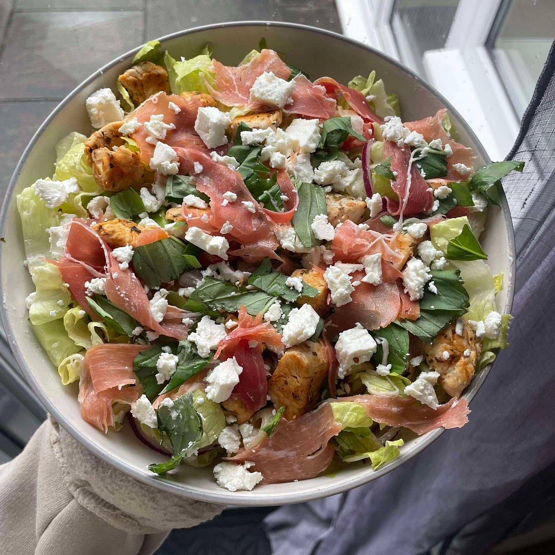 Italian pasta salad with chicken and prosciutto 🌿 