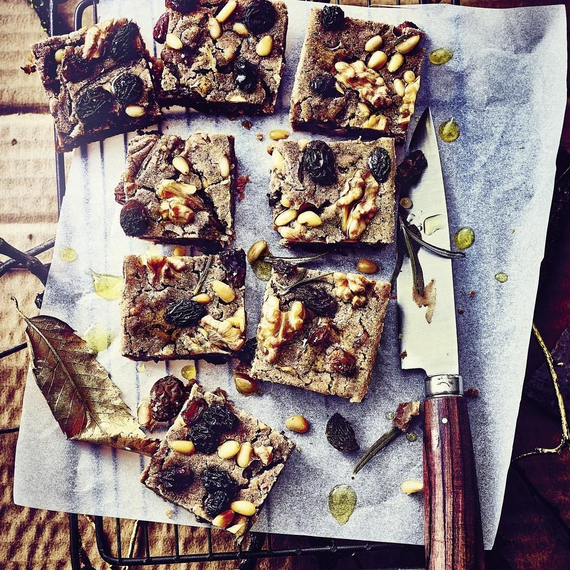 Castagnaccio aux châtaignes et noix