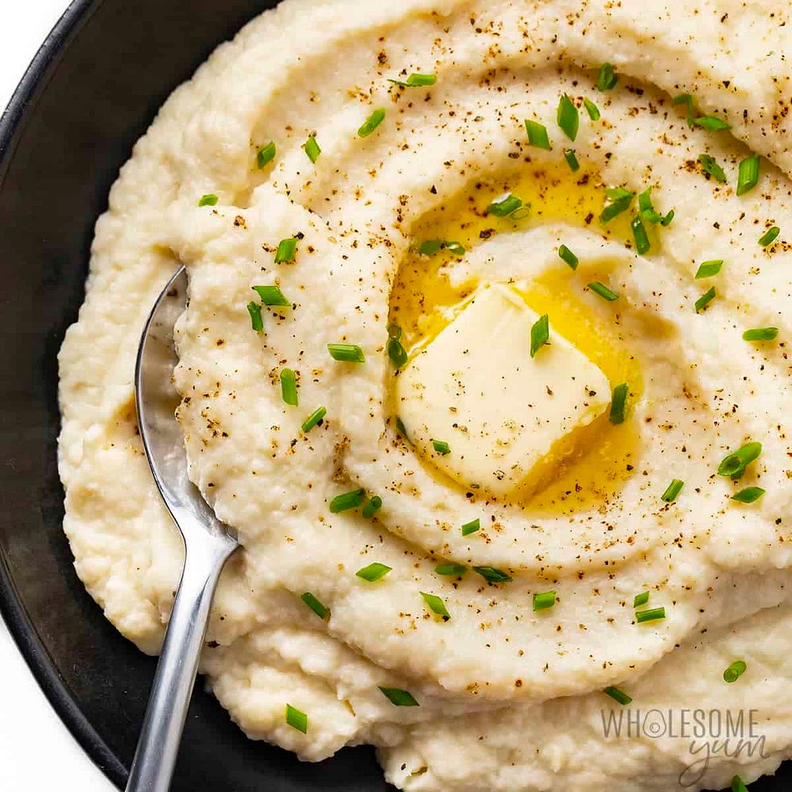 Mashed Cauliflower (Easy & Creamy!)