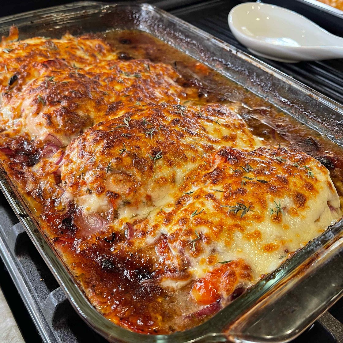 Balsamic Baked Chicken Breast With Balsamic Tomato Sauce and Mozzarella Cheese