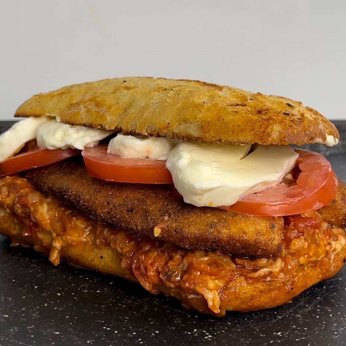 Juicy chicken tomato sandwich