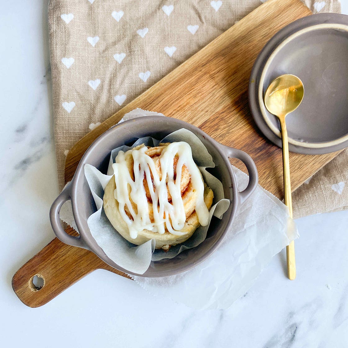 150 calorie cinnamon roll for one