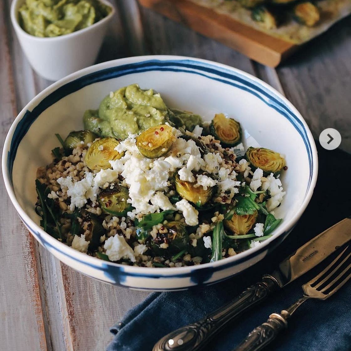 Bulgur con cavoletti, feta e rucola