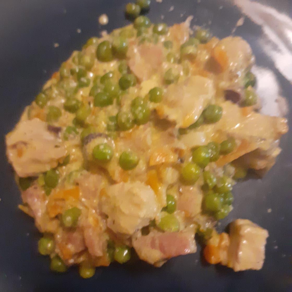 Poulet aux petits pois et lardons