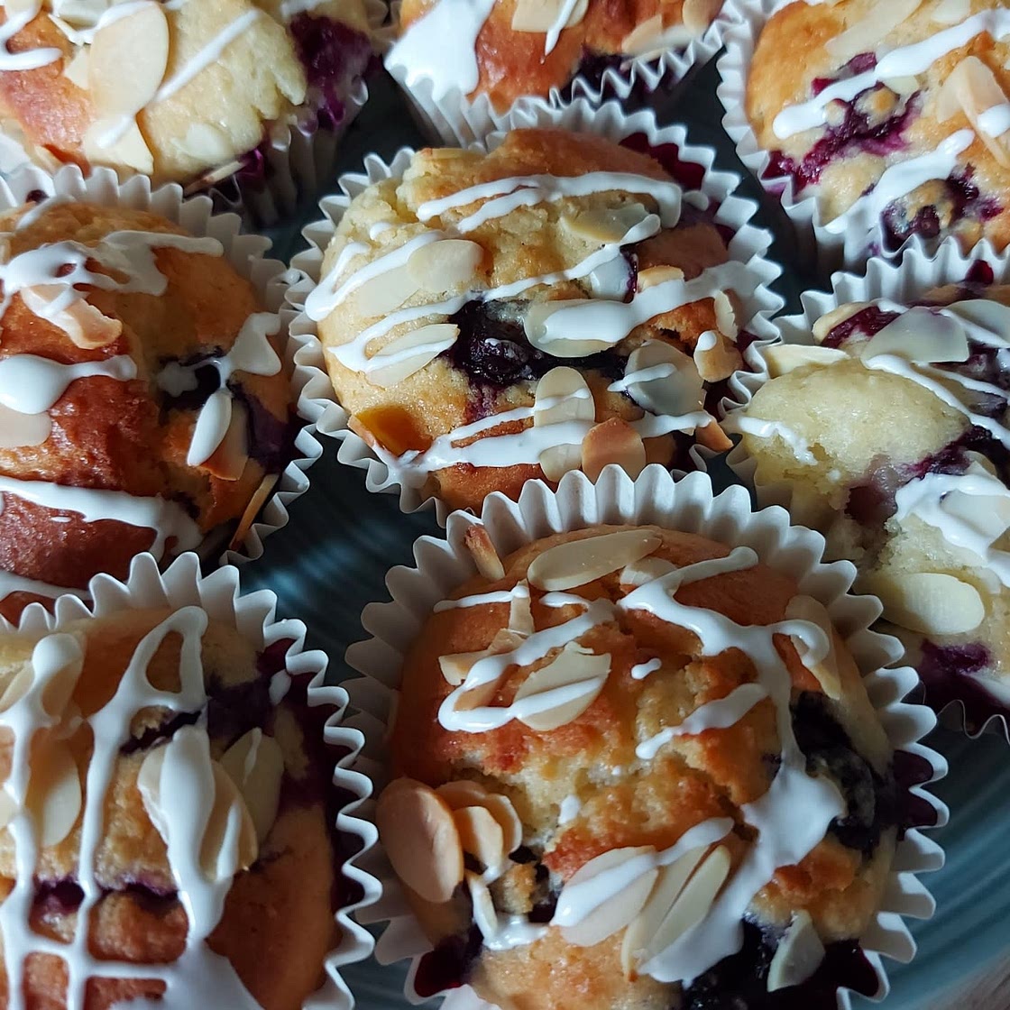 blueberry, almond & yoghurt muffins 🫐
