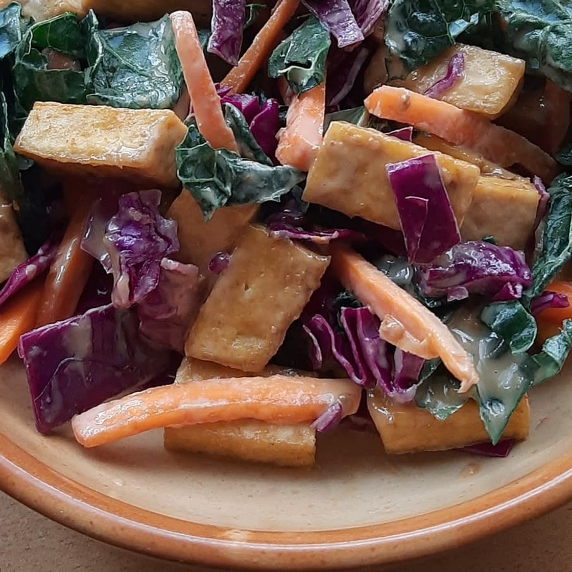 MC - Tofu, avocado & kale salad with tahini dressing