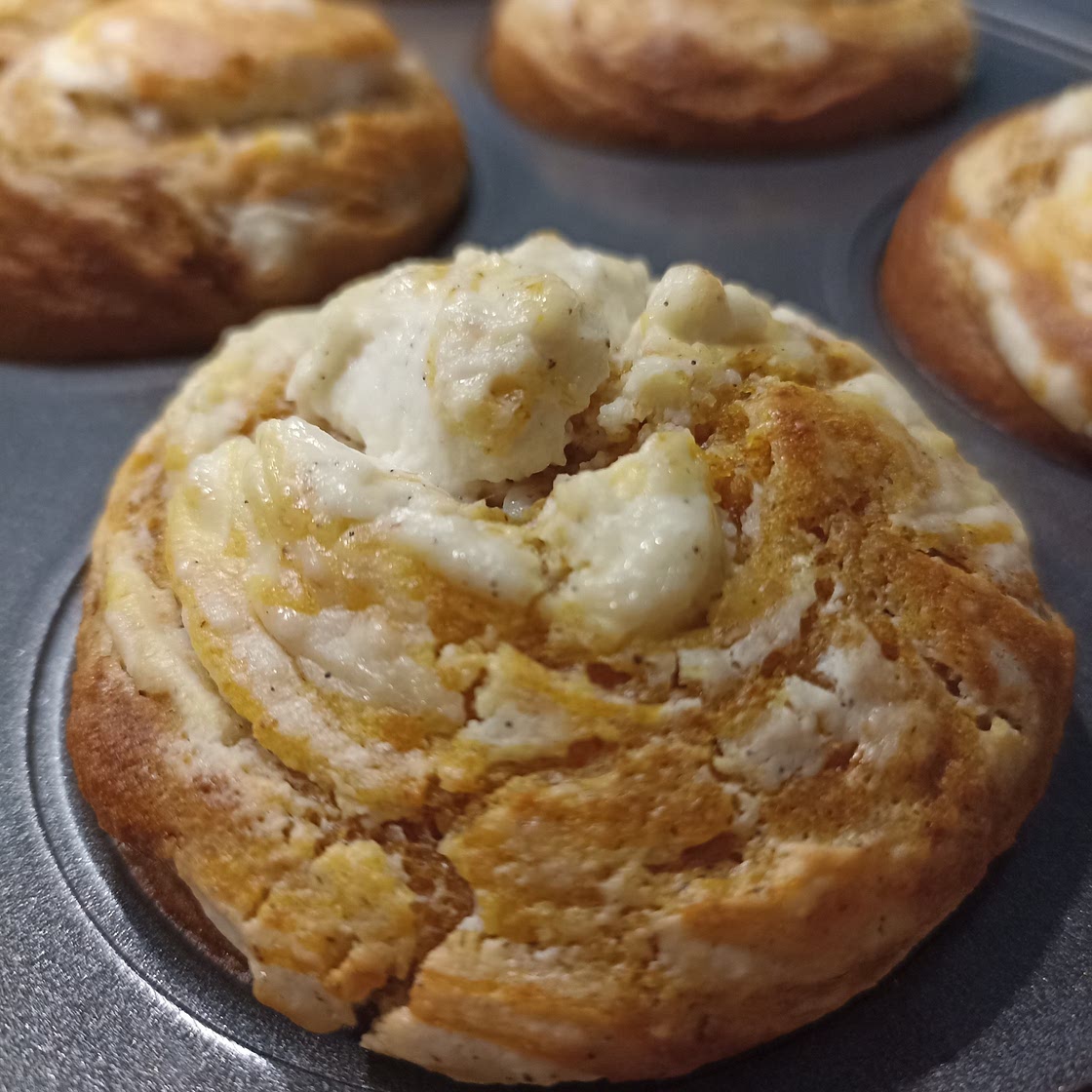 Pumpkin Cheesecake Muffins