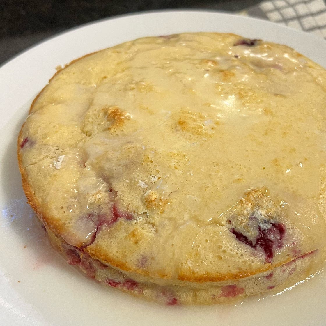 This is your sign to make baked pancakes 💫 1 ½ cup gluten free flour blend (I used GF flour blend or you could try using regular wheat flour 🌾) 2 eggs ½ cup dairy free creamer or milk ¼ cup lemon juice 1 ½ tsp baking powder ¼ tsp salt 1 1/2 cup blueberri