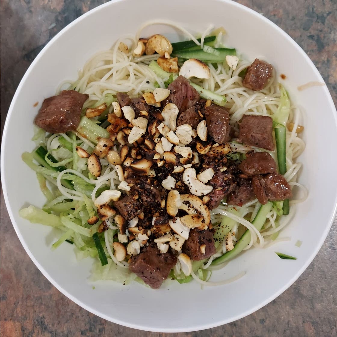 STICKY GINGER BEEF