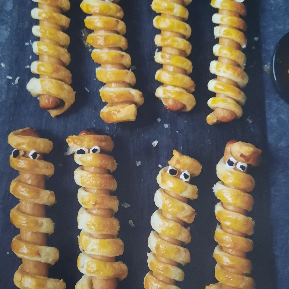 Sausage roll mummys