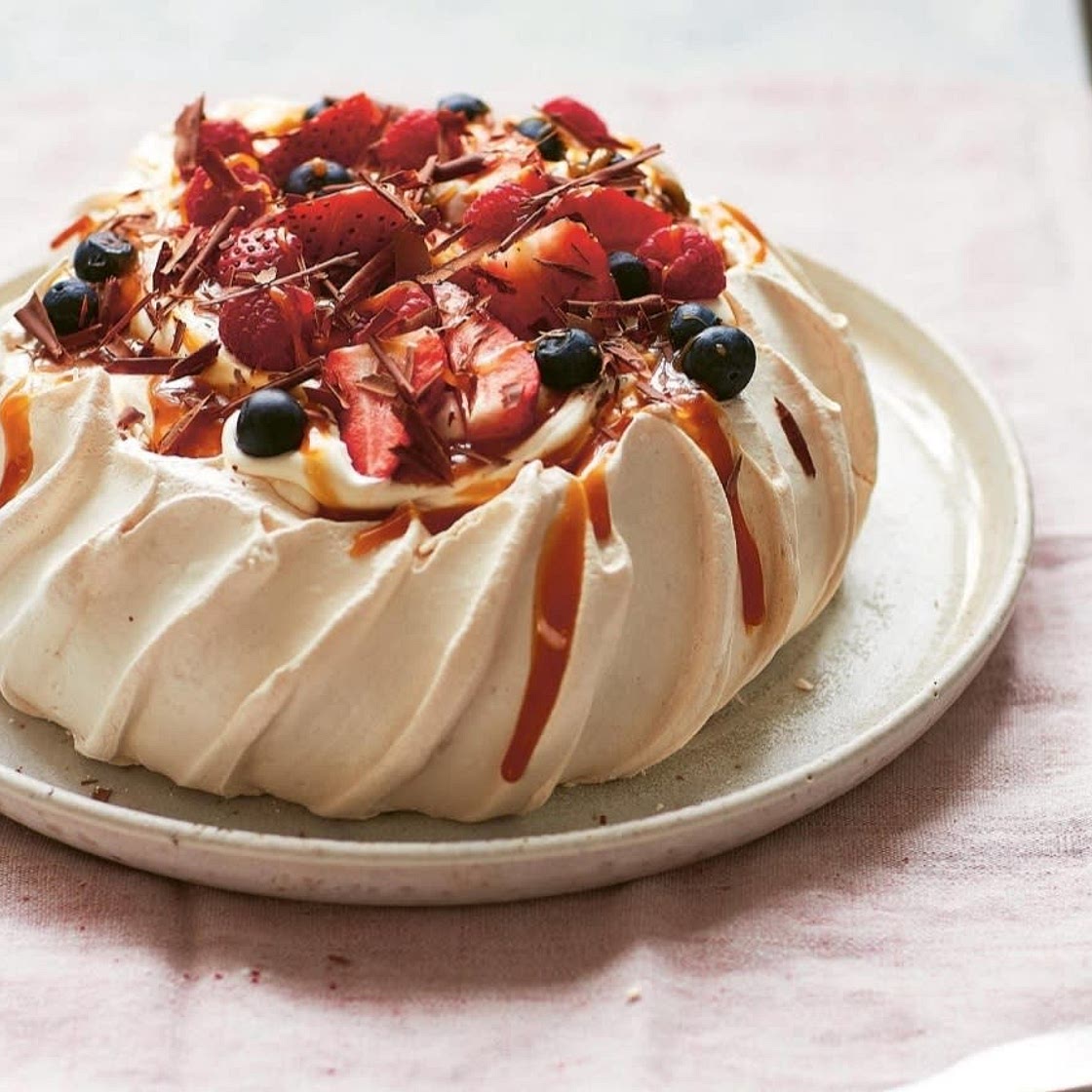 Salted caramel pavlova