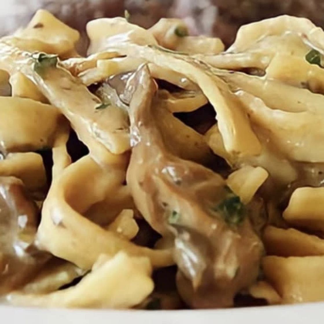 Quick & EASY! Beef Stroganoff