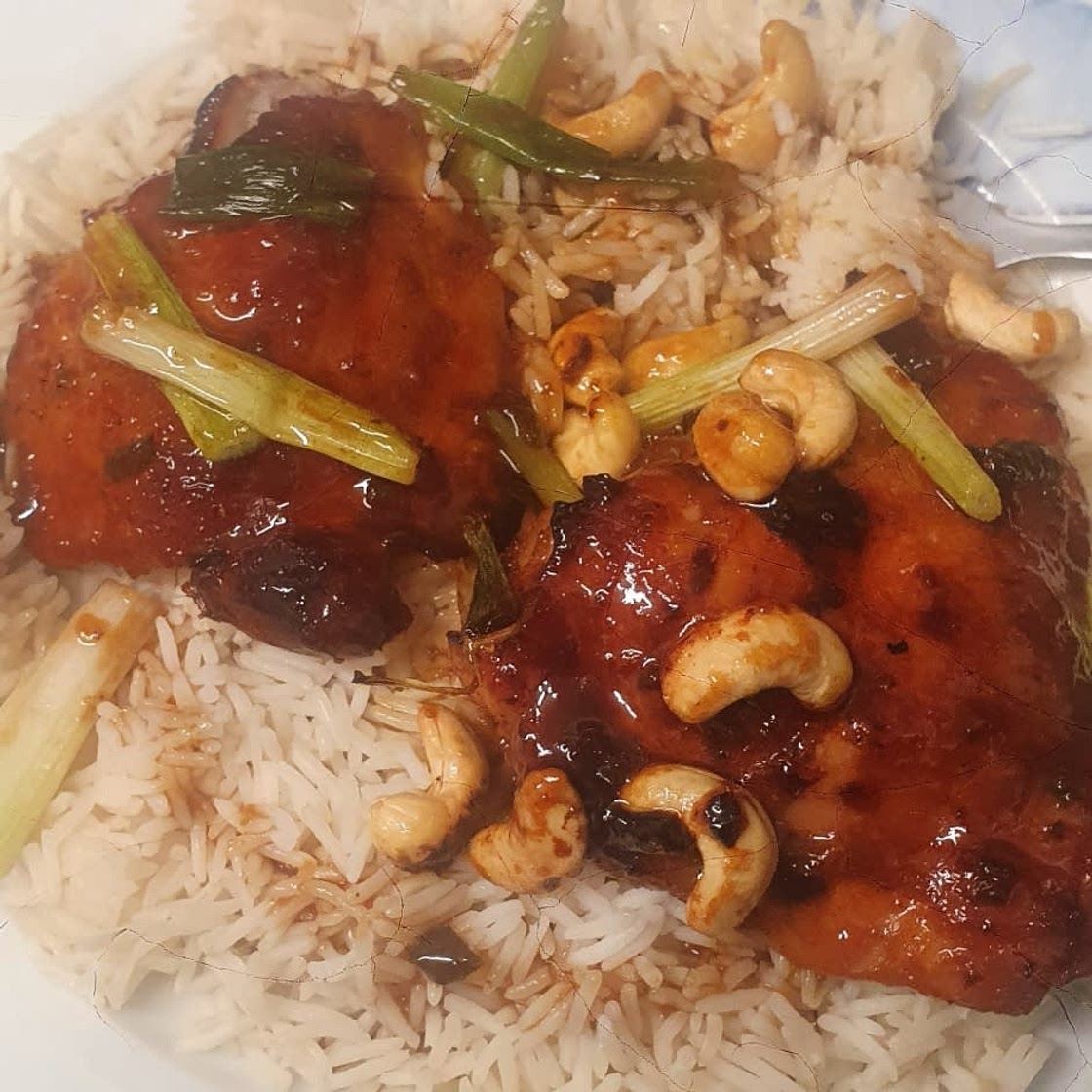 Sticky Chinese chicken traybake