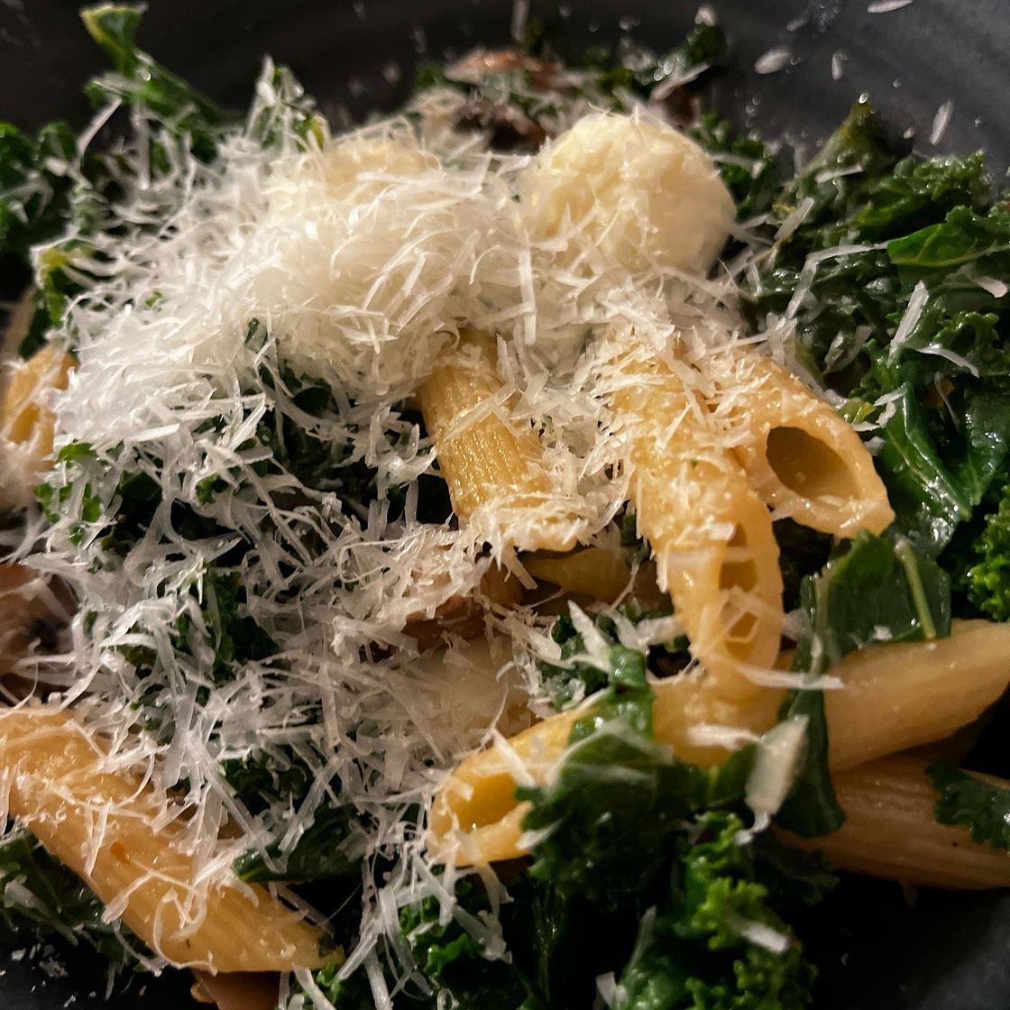 Chickpea Pasta with Mushrooms & Kale