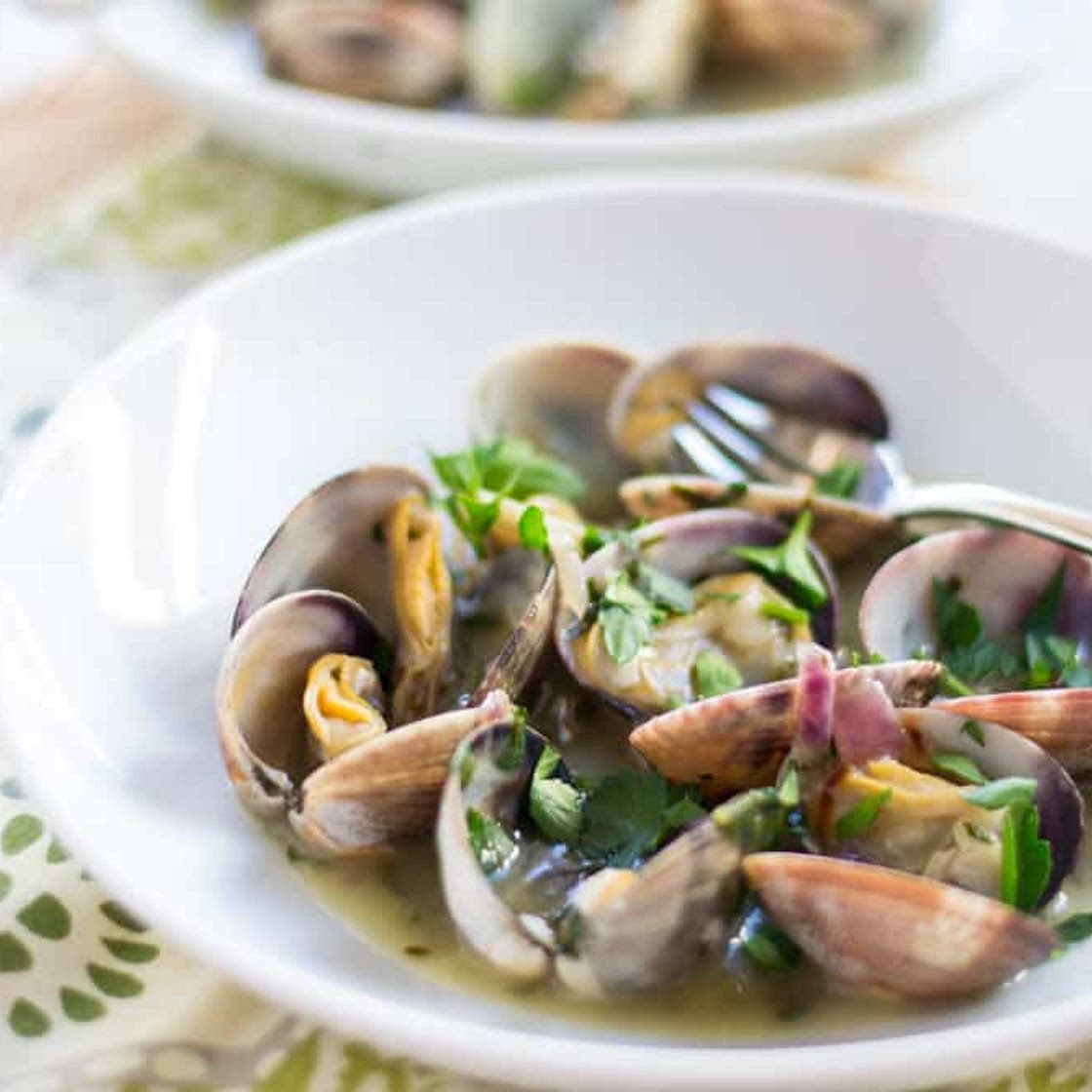 Clams in Green Sauce (Almejas en Salsa Verde)
