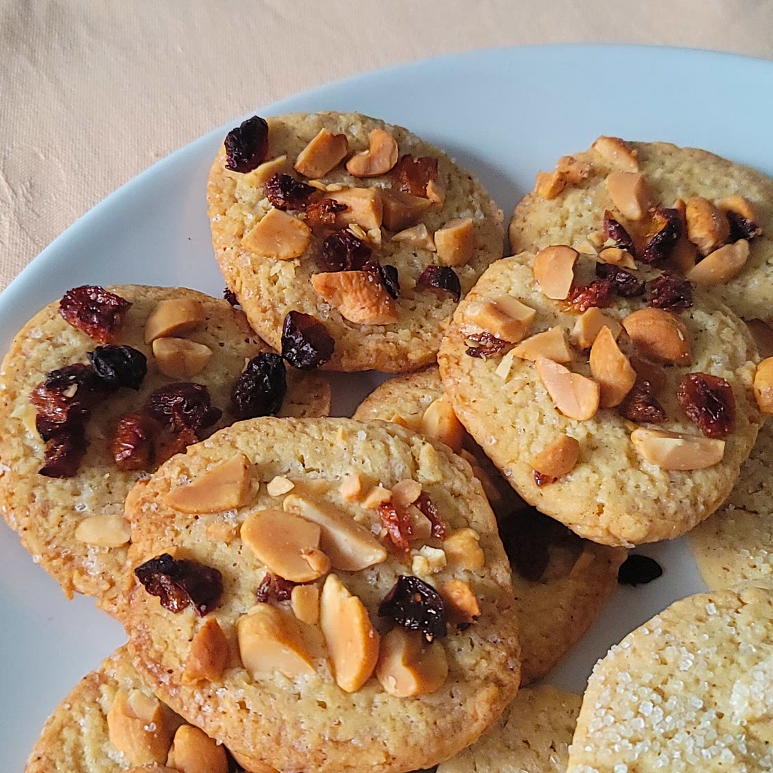 Quick butter cookies w/ nuts and raisins
