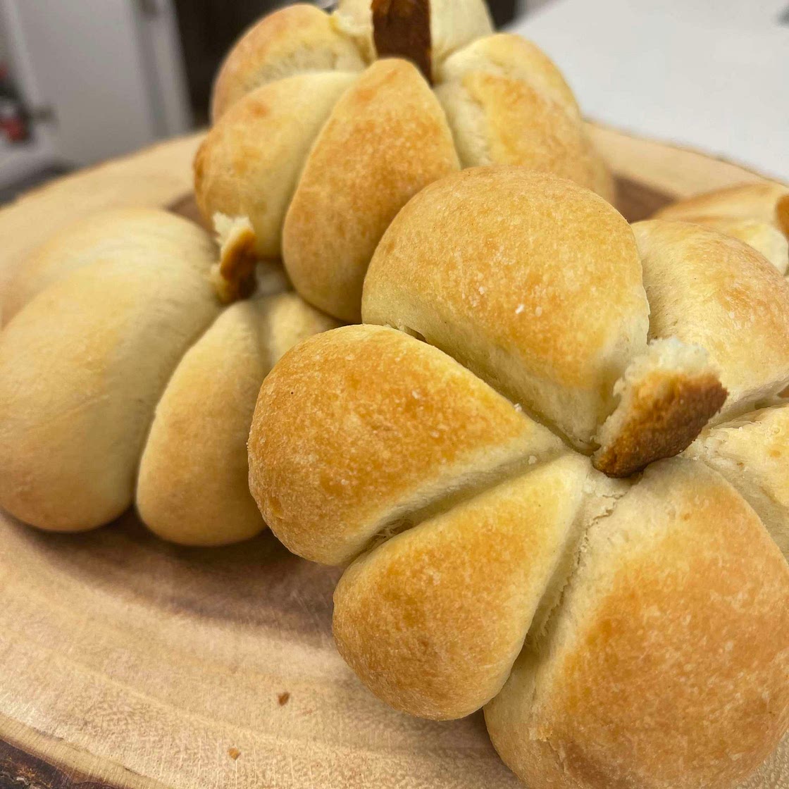 Pumpkin shaped rolls